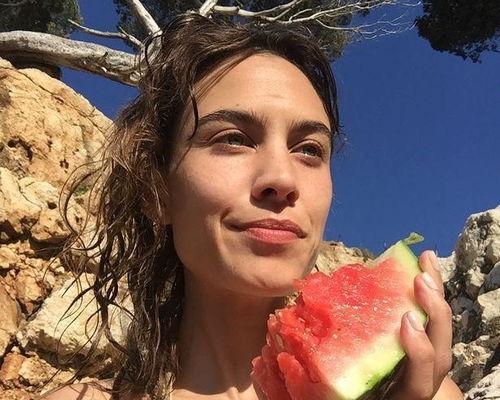 今日吃瓜贴 明星照片,今日吃瓜贴中的惊艳瞬间